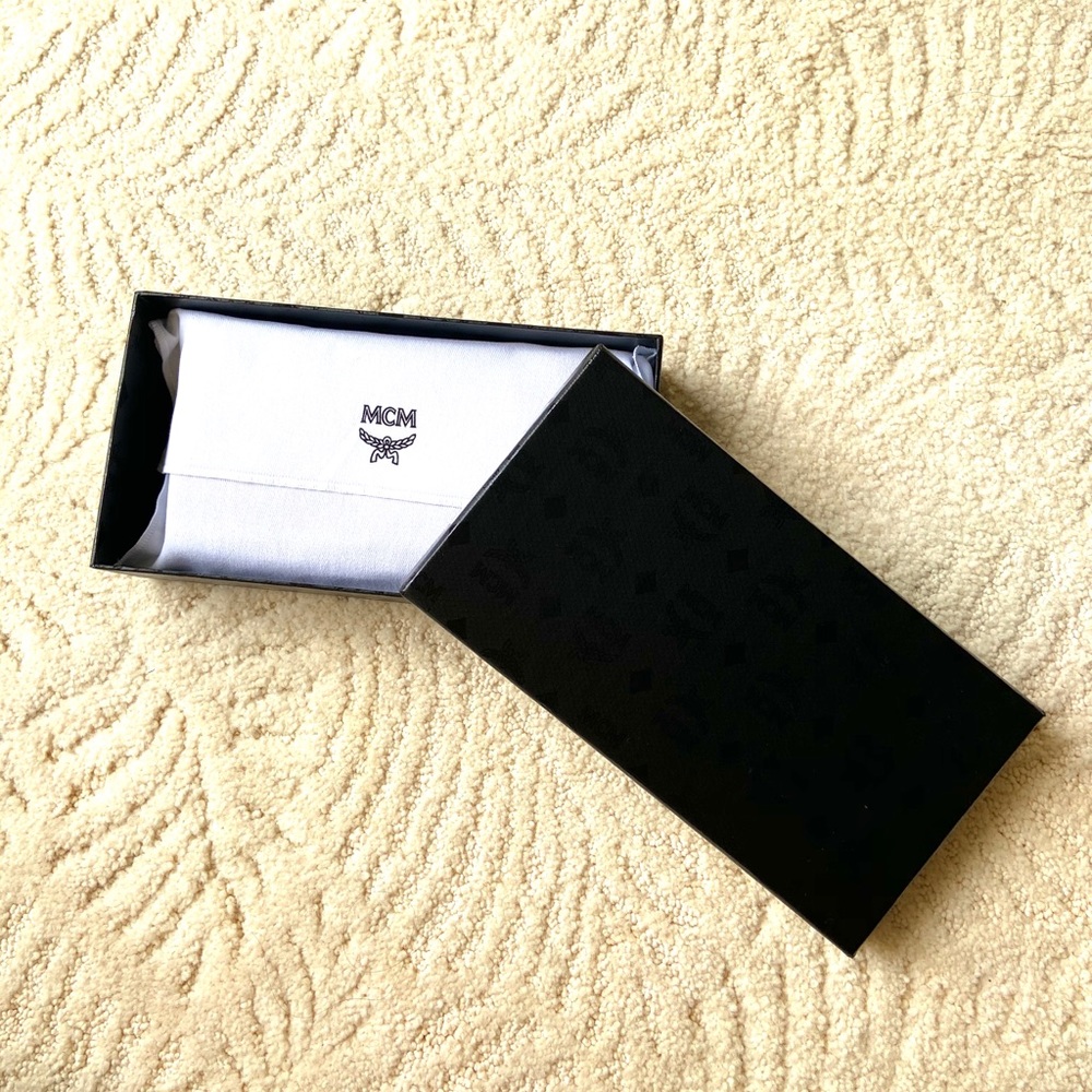 New MCM Three Fold Wallet in Visetos Original - Picture 6 of 6